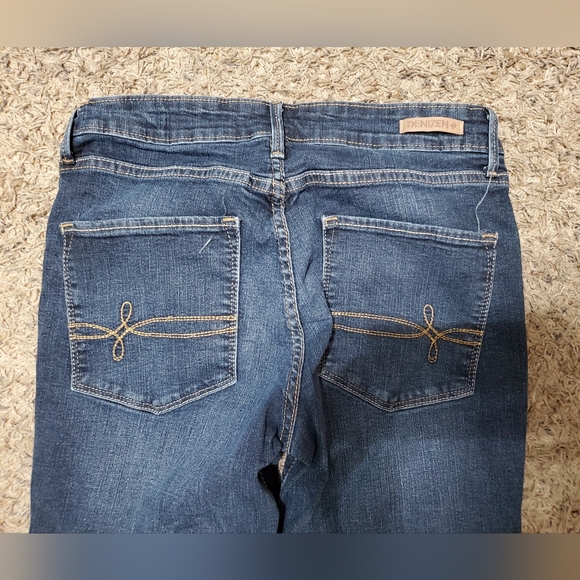 DENIZEN from Levi's Women' Bootcut Jeans, Size: 29×32 - Picture 5 of 8